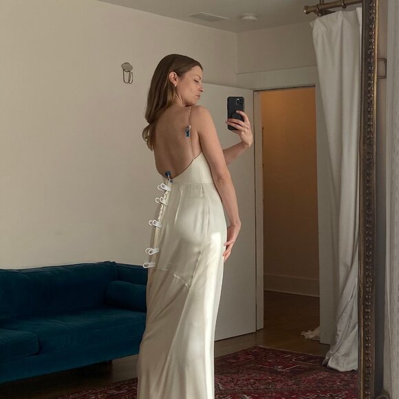 Like New Cleo Wedding Gown by Alexandra Grecco - Size 8 - Picture 3 of 11